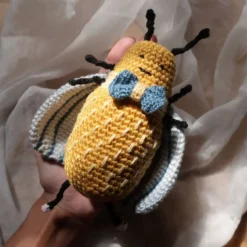 Alternative view of แมลงอ้วนโครเชต์